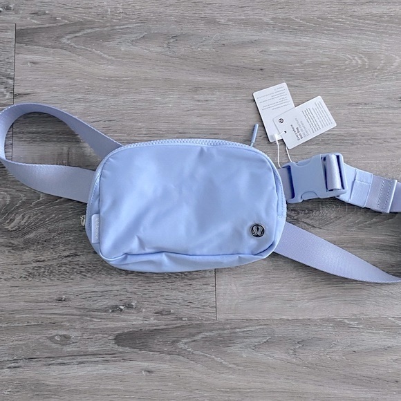 Lululemon Everywhere Belt bag pastel blue purple Fanny pack - Picture 2 of 12